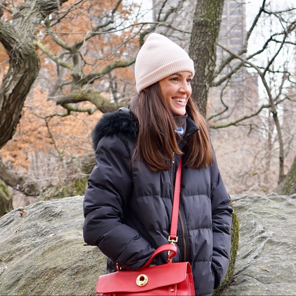 Meet your Posher, Caroline - Picture 1 of 1